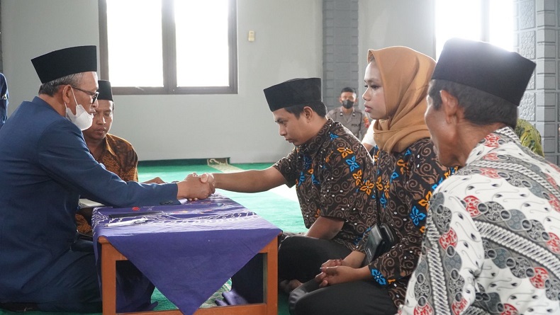 title Jadi Tersangka Kasus Narkoba, Pria Asal Magelang Menikah di Masjid Kantor Polisi Jadi Tersangka Kasus Narkoba, Pria Asal Magelang Menikah di Masjid Kantor Polisi