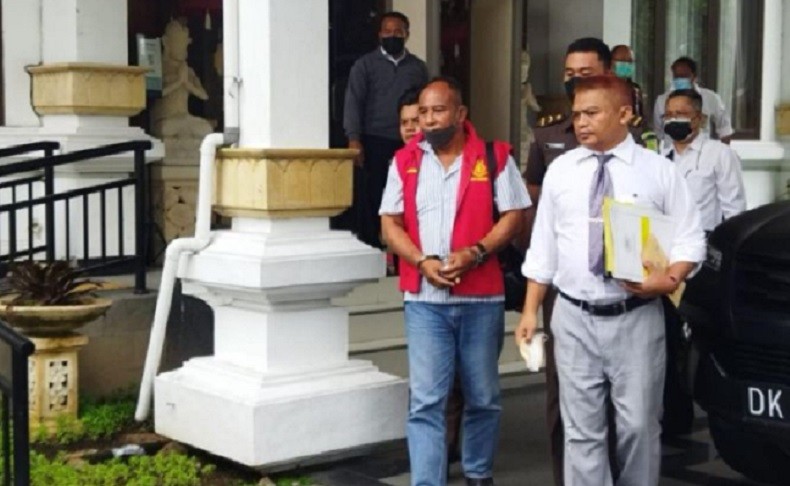 Pengemplang Pajak Rp832 Juta Diserahkan Ditjen Pajak Ke Kejati Bali