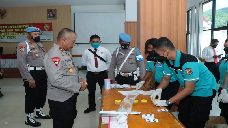 Polda Papua Gelar Tes Urine Personel secara Acak, Ada Apa?