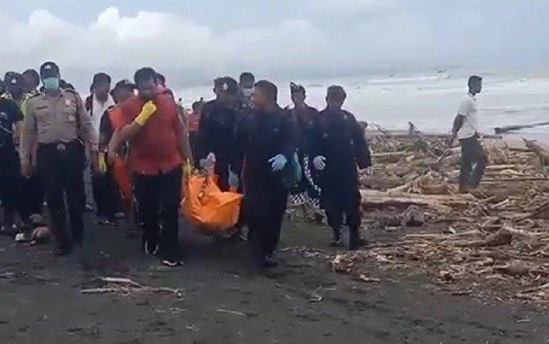 Terseret Banjir di Jembrana, Siswi SMA Ditemukan Tewas di Pantai Delod Berawah