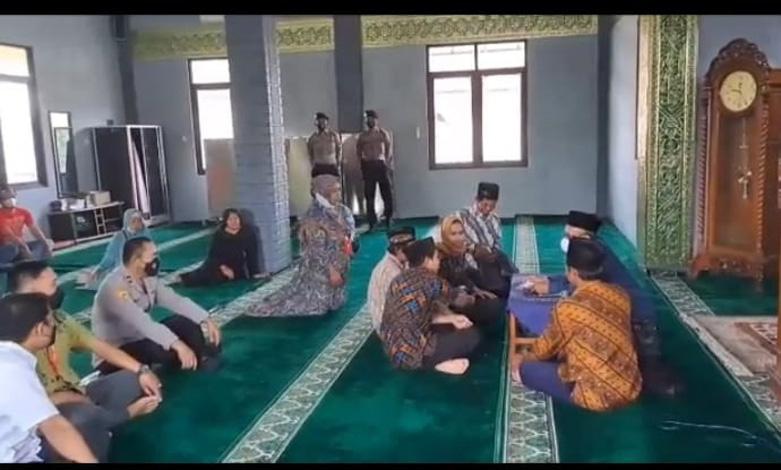  Momen Haru Tersangka Kasus Narkoba Nikahi Gadis Pujaannya di Polres Semarang
