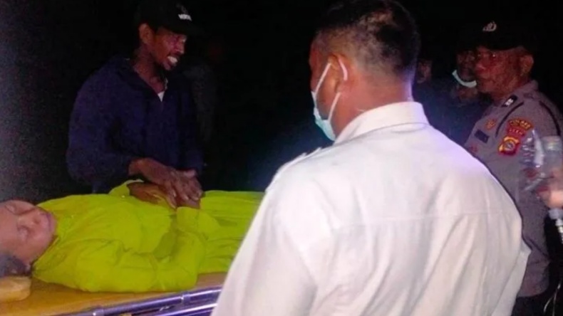 title Asyik Ngobrol di Ruang Tamu, Ibu di Aceh Timur Pingsan Disambar Petir Asyik Ngobrol di Ruang Tamu, Ibu di Aceh Timur Pingsan Disambar Petir