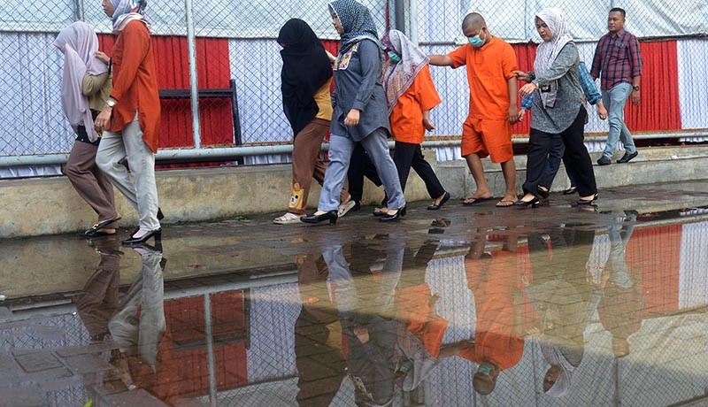 10 Terpidana Kasus Judi Di Aceh Barat Daya Dieksekusi Hukuman Cambuk