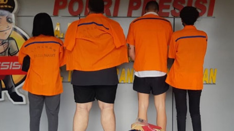 title Polda Sulut Serahkan 4 Tersangka Kasus Skimming Bank SulutGo ke Kejati Polda Sulut Serahkan 4 Tersangka Kasus Skimming Bank SulutGo ke Kejati