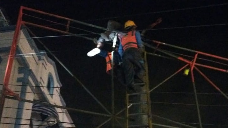 Ngecat Papan Reklame, Pria di Medan Tewas Tersetrum