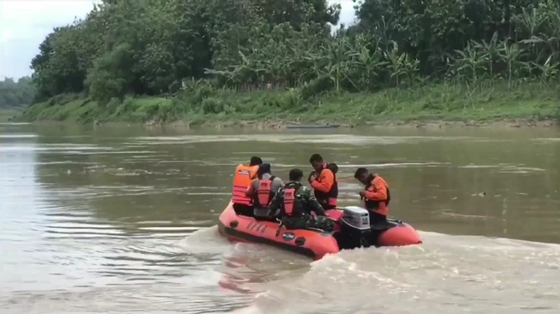 Seberangi Sungai Bareng Anak, Ibu Rumah Tangga di Aceh Hilang Terseret Arus