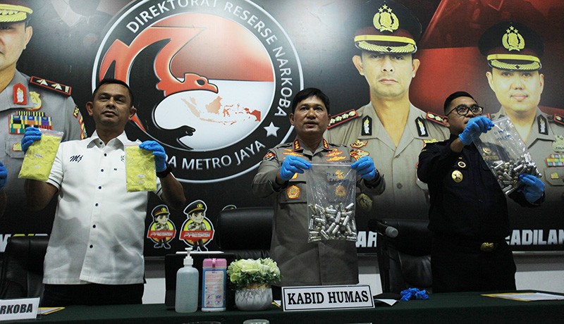 Masuk Indonesia, Perempuan Asal Peru Telan 1,2 Kg Kokain - Bagian 3