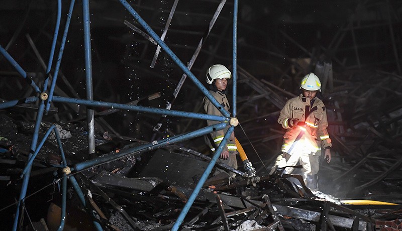 Sisa-Sisa Kebakaran Masjid Jakarta Islamic Center - Bagian 3