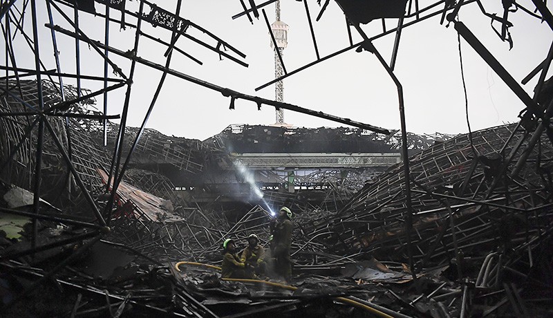 Sisa-Sisa Kebakaran Masjid Jakarta Islamic Center - Bagian 1