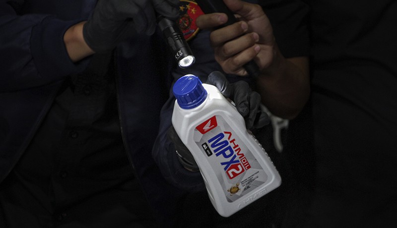 Penampakan Oli Motor Palsu Beredar di Jawa dan Kalimantan - Bagian 4