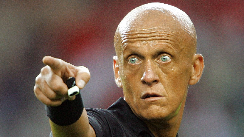 6 Wasit Sepak Bola Terbaik Sepanjang Masa, Nomor 5 Menyambi Jadi Dokter Gigi 6 Wasit Sepak Bola Terbaik Sepanjang Masa, Nomor 5 Menyambi Jadi Dokter Gigi