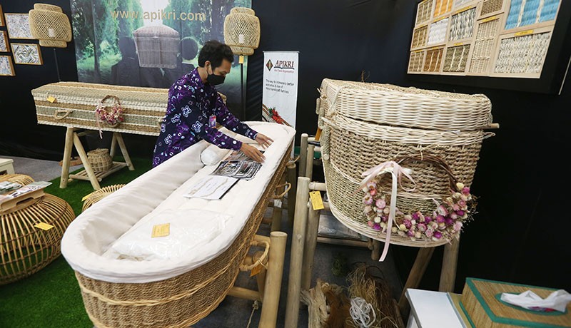 Peti Jenazah dari Pelepah Pisang Buatan Sukoharjo Tembus Pasar Eropa - Bagian 1