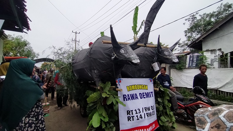 Warga Sudimampir Lor Indramayu Gelar Sedekah Bumi, Arak Ogoh-ogoh dan Tumpeng Raksasa