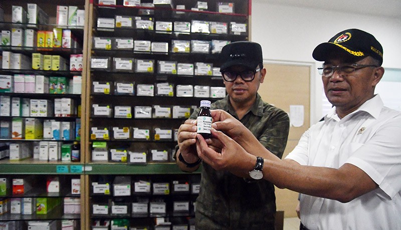 Menko PMK Muhadjir Effendy Sidak Apotek, Larang Penjualan Obat Sirup - Bagian 2