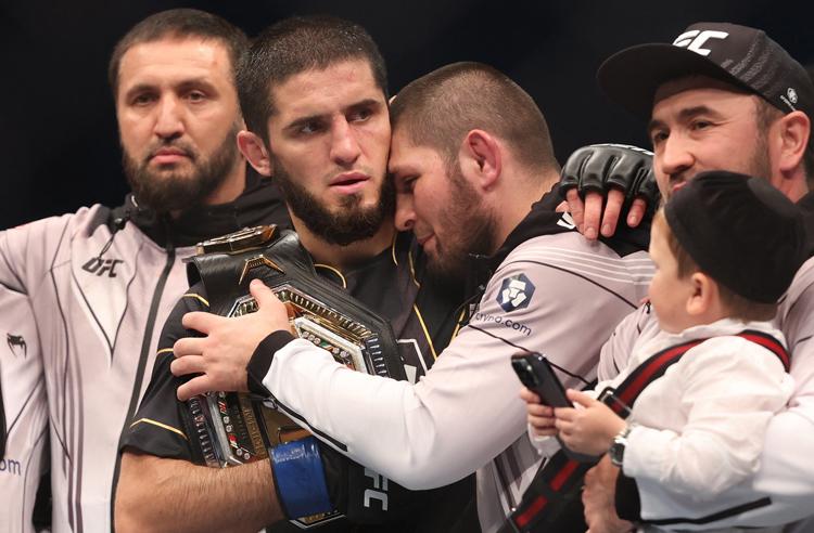 Islam Makhachev Juara Kelas Ringan UFC, Khabib Nurmagomedov: Dia Nomor ...