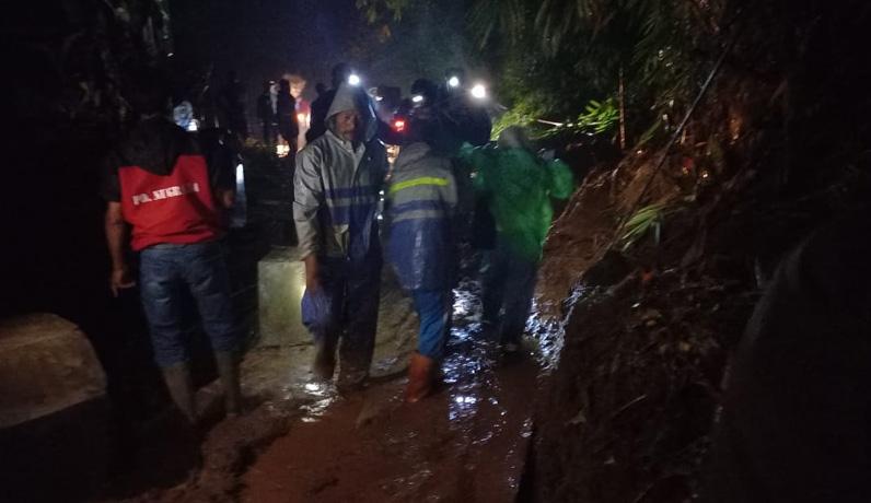  Longsor Kembali Terjang Garut, Akses Jalan di Banjarwangi Lumpuh