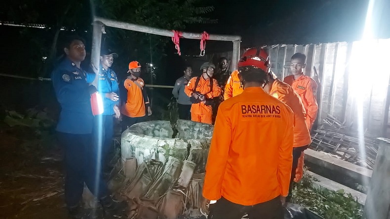 title Warga Pati Ditemukan Tewas di Dalam Sumur, Diduga Bunuh Diri Warga Pati Ditemukan Tewas di Dalam Sumur, Diduga Bunuh Diri