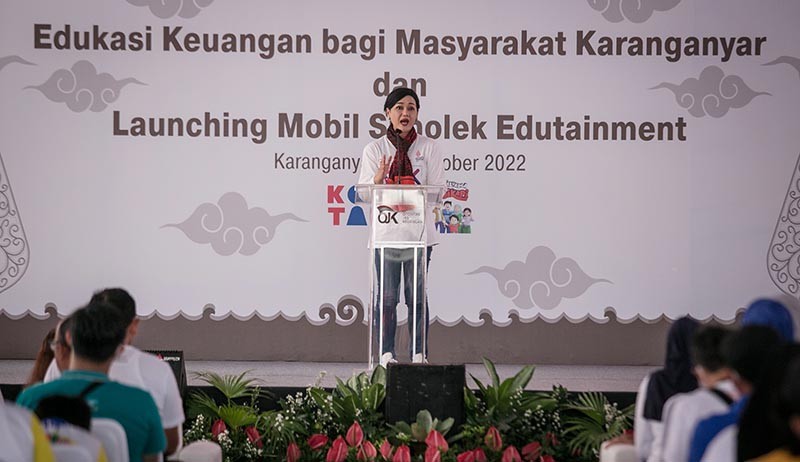 Edukasi Literasi Keuangan, OJK Luncurkan Mobil SiMolek di Karanganyar - Bagian 3