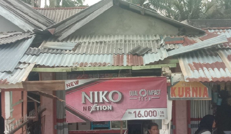 title Helikopter BNPB Mendarat, Atap Rumah Warga di Merangin Jambi Beterbangan Helikopter BNPB Mendarat, Atap Rumah Warga di Merangin Jambi Beterbangan