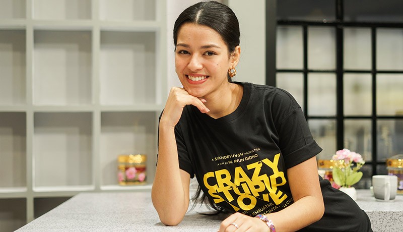 Potret Susan Sameh Pemeran Asti di Film Crazy Stupid Love - Bagian 2