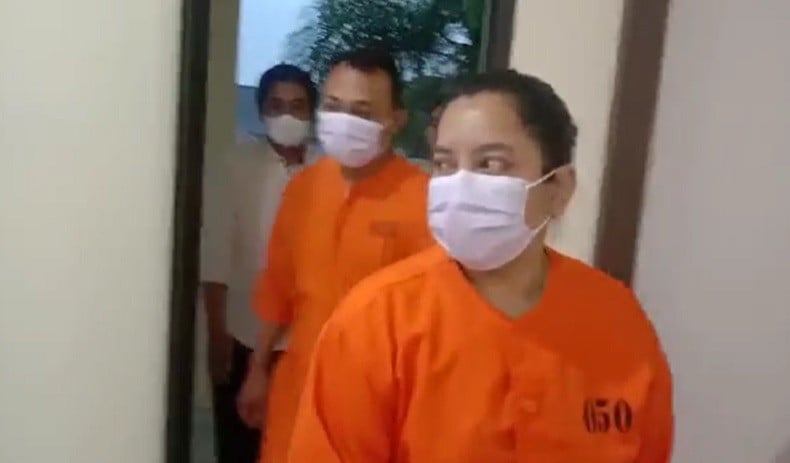 title Mengaku Emosi, Ini Cerita Lengkap Ibu Rantai Leher dan Kaki Anak Kandung di Rumah Pacar Mengaku Emosi, Ini Cerita Lengkap Ibu Rantai Leher dan Kaki Anak Kandung di Rumah Pacar