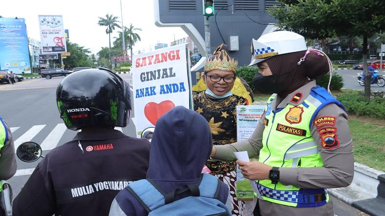 Kampanye Kesehatan Ginjal Anak di Sukoharjo, Begini Aksi Polisi dan Superhero Gatot Kaca