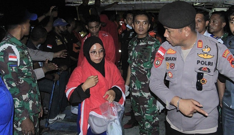 Kapal Cepat Terbakar di Kupang, 7 Penumpang Meninggal Dunia - Bagian 2