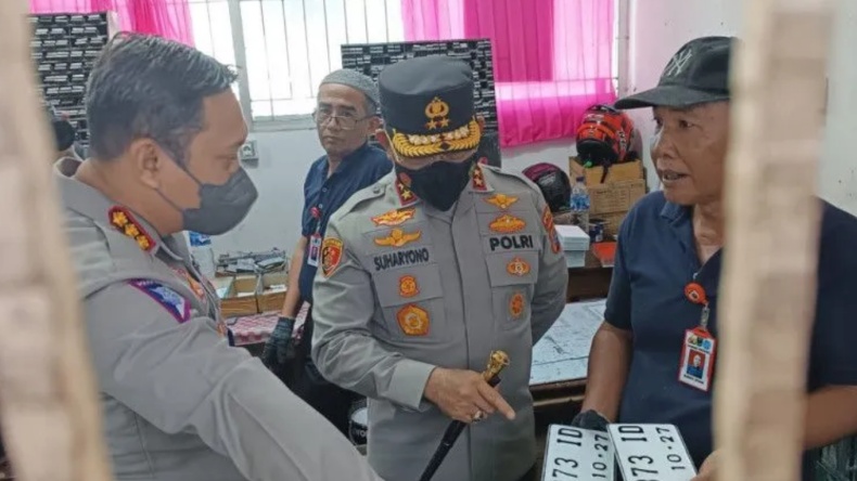 Baru 3 Hari Tugas, Kapolda Sumbar Langsung Sidak Samsat Padang