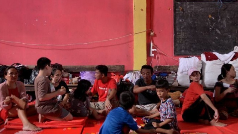 Korban Bencana Pesisir Pantai Amurang Minahasa Selatan Dapat Bantuan Modal Usaha Rp4 Juta