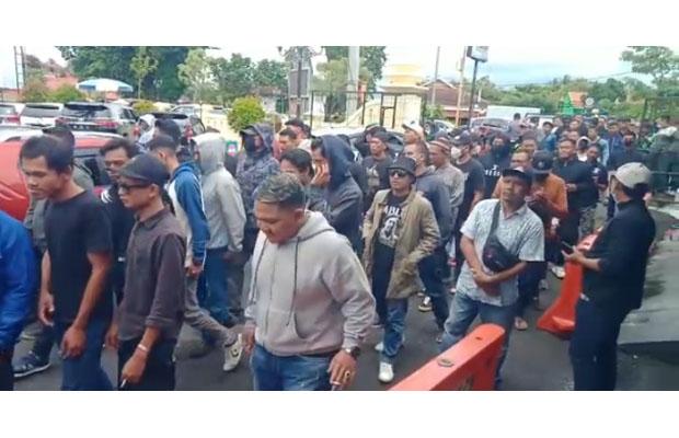 Ratusan Orang Datangi Mapolres Bantul, Ada Apa?