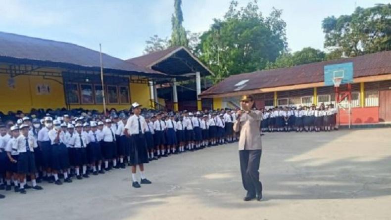 Edukasi Cegah Kekerasan Seksual, Polwan Polda Maluku Kunjungi Sekolah di Ambon