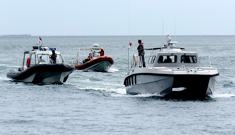 Foto-Foto TNI AL Serbu Kapal yang Dibajak di Perairan Selat Bali - Bagian 3