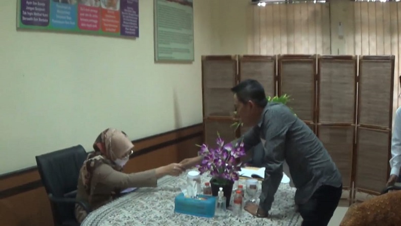 title Alasan Gugat Cerai Dedi Mulyadi, Anne Ratna Mustika: Hak-Hak Istri Tidak Terpenuhi Alasan Gugat Cerai Dedi Mulyadi, Anne Ratna Mustika: Hak-Hak Istri Tidak Terpenuhi