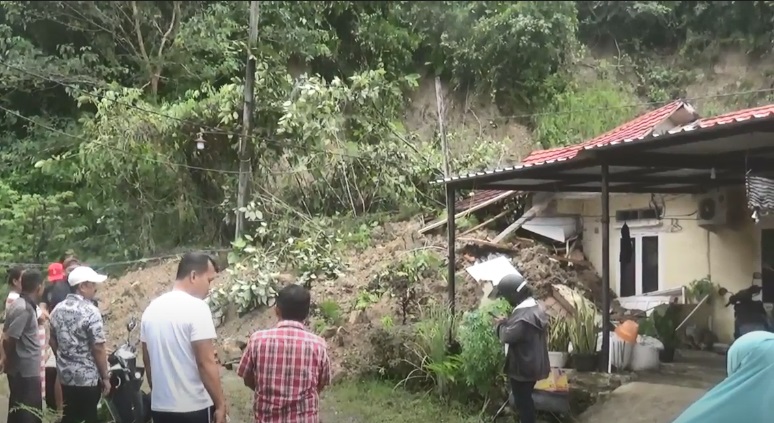 1 Rumah Warga di Mamuju Tertimbun Longsor, Tidak Ada Korban Jiwa