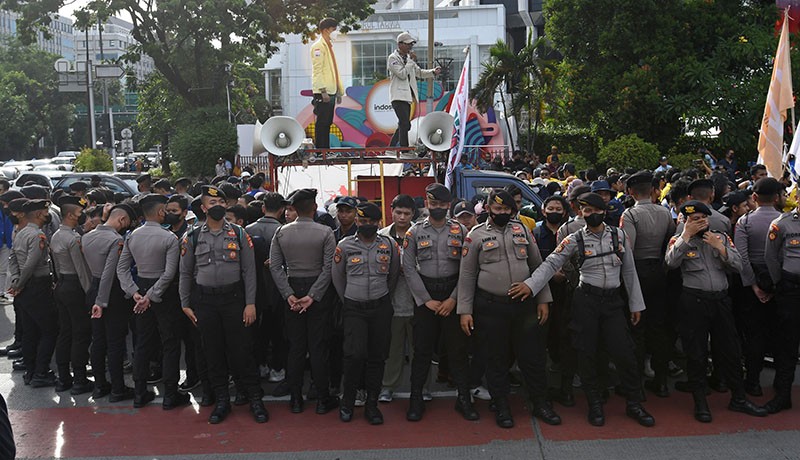 Peringatan Hari Sumpah Pemuda Diwarnai Aksi Saling Dorong BEM SI dan Polisi - Bagian 3