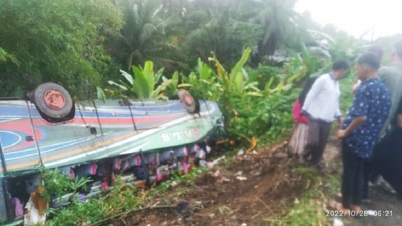 Penampakan Bus ALS Kecelakaan di Tapsel, Kendaraan Terbalik 