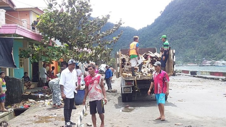 title Gelombang Pasang Landa Sangihe, Ratusan Rumah di 5 Kecamatan Terendam Air Gelombang Pasang Landa Sangihe, Ratusan Rumah di 5 Kecamatan Terendam Air
