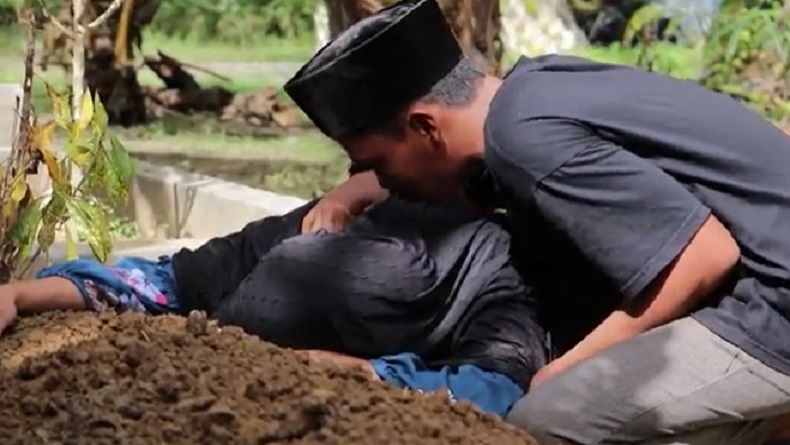 Pilu, Balita 2 Tahun Meninggal Gagal Ginjal, Sang Ibu Tak Kuat Tahan Tangisan saat Pemakaman