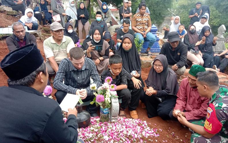  Suasana Haru Iringi Pemakaman Jenazah Novita di Sasonoloyo Bumirejo Semarang