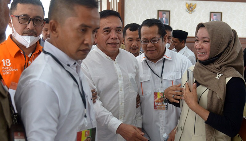 Bebas Bersyarat dalam Kasus Korupsi, Irwandi Yusuf Disambut Antusias Warga Aceh - Bagian 4