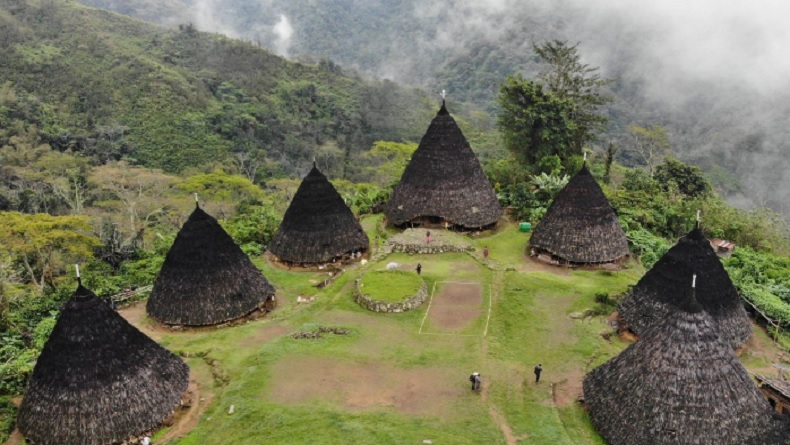 7 Kampung Unik di Indonesia, Nomor 4 Dijuluki Surga di Atas Awan