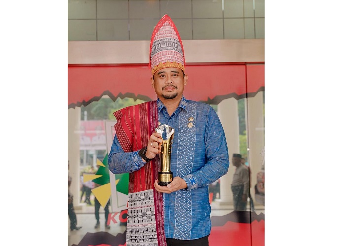 Lakukan Transformasi Layanan Kesehatan, Wali Kota Medan Raih Indonesia Awards 2022
