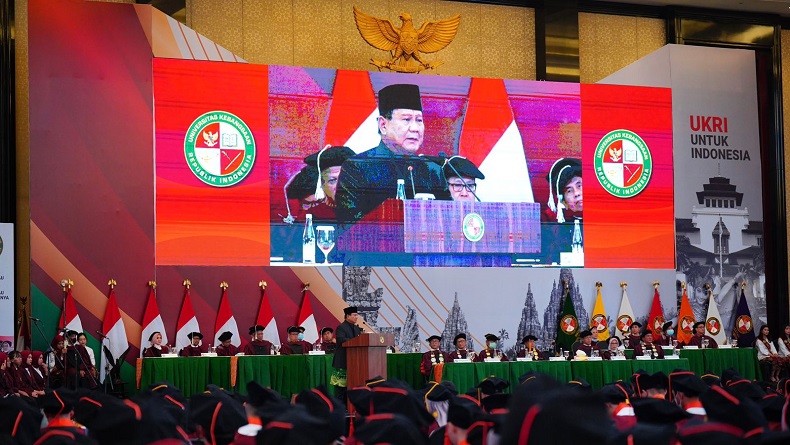 Isi Akhir Pekan, Prabowo Hadiri Wisuda Universitas Kebangsaan RI Bandung