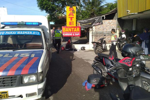 title Tabrakan Beruntun di Jalan Wates, 1 Tewas 2 Luka-Luka Tabrakan Beruntun di Jalan Wates, 1 Tewas 2 Luka-Luka