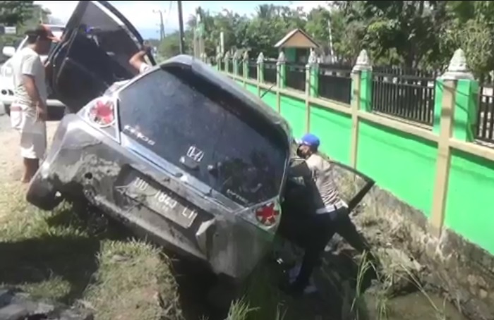 Detik-detik 2 Guru SMA di Pinrang Tewas Usai Sepeda Motor yang Dikendarai Ditabrak Brio