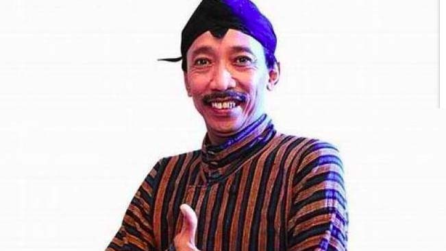 title 9 Komedian Terkenal Asal Jawa Timur, Nomor 5 Banting Setir Jadi Politikus 9 Komedian Terkenal Asal Jawa Timur, Nomor 5 Banting Setir Jadi Politikus
