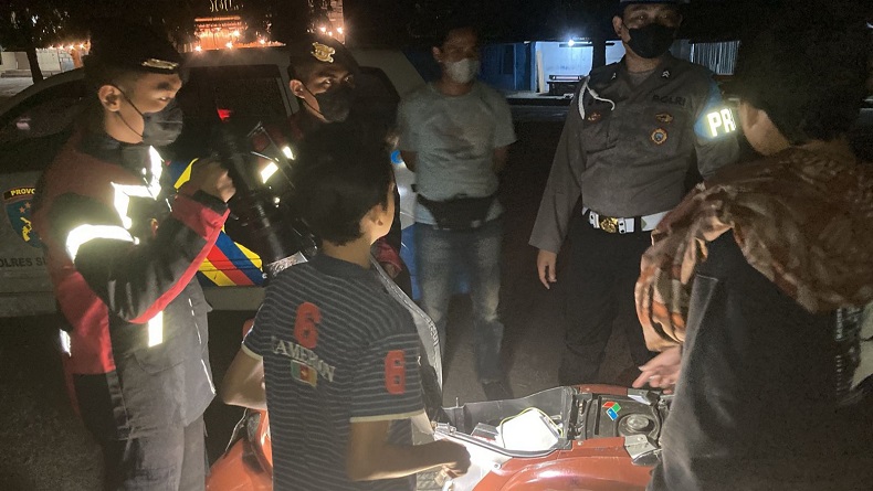 2 Pengedar Tramadol Ditangkap saat Nongkrong di Lapangan Cangehgar Sukabumi