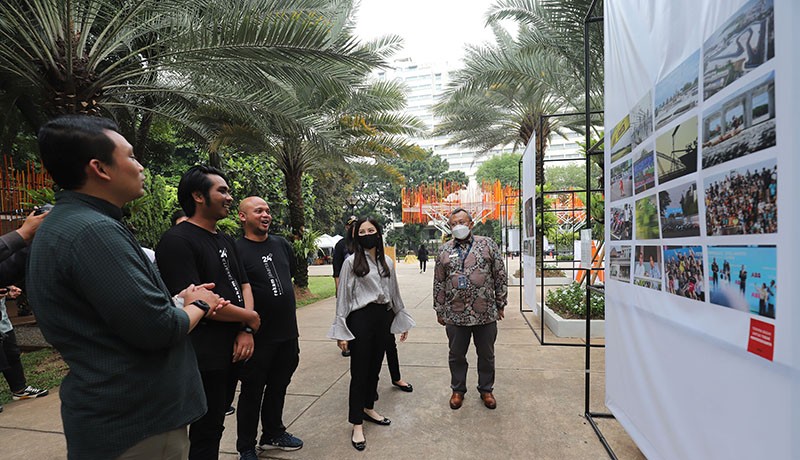 Wamenparekraf Angela Tanoesoedibjo Tinjau Pameran Foto Rekam Jakarta 24+ - Bagian 2