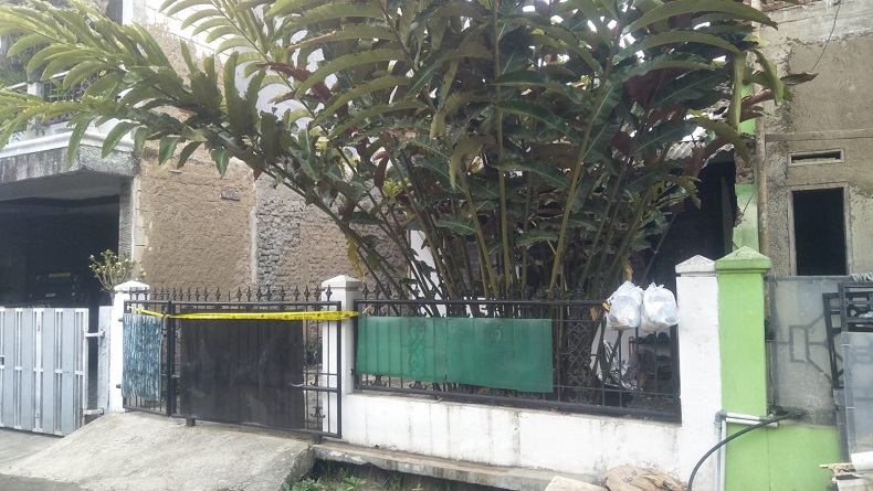 Rumah Pasutri Penyiksa ART di Ngamprah KBB Sepi, Pagar Dipasangi Garis Polisi