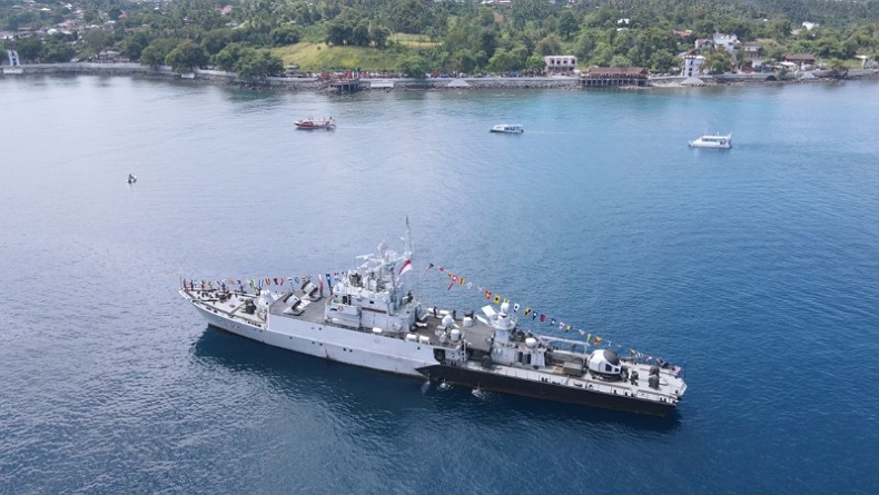 Festival Bunaken 2022, Lantamal VIII Sukseskan Parade Kapal di Perairan Teluk Manado.